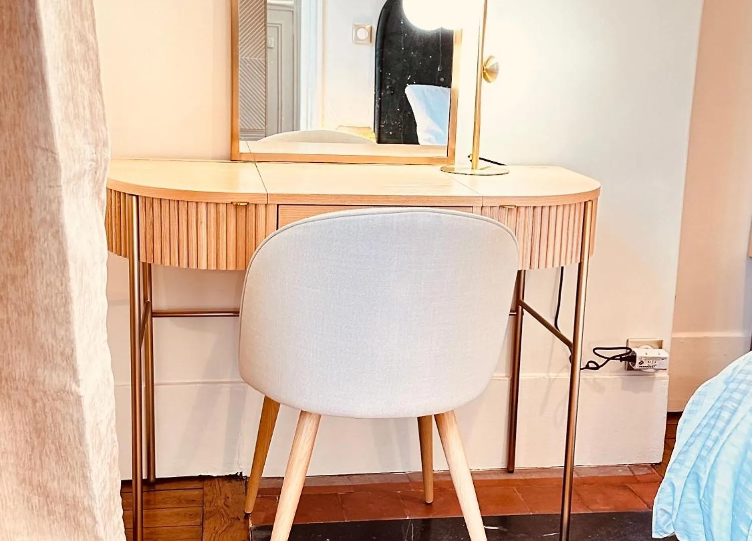 Apartment Charming 4-room Flat Near Eiffel Tower-8people-2 Bedrooms *