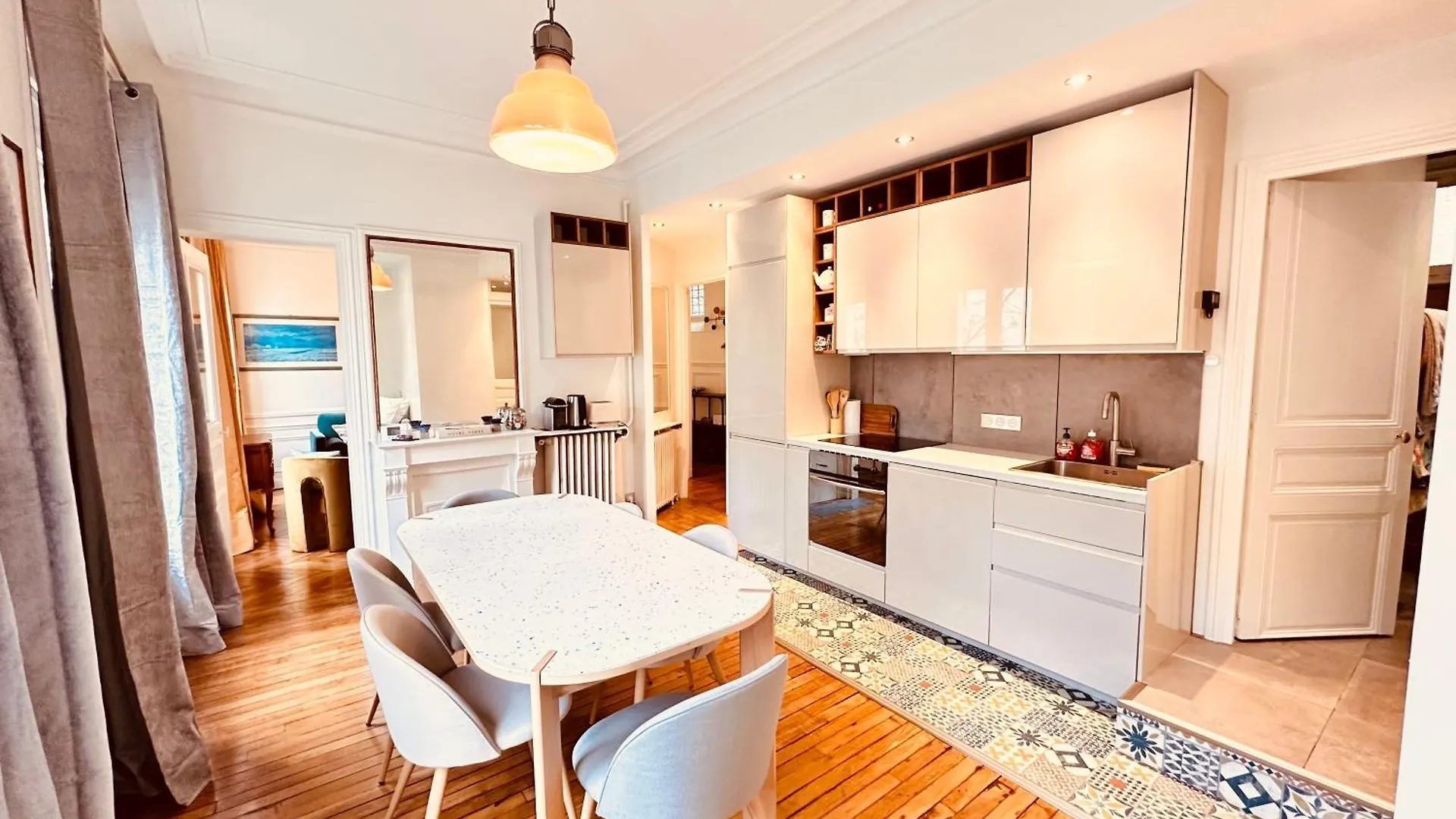 Apartment Charming 4-room Flat Near Eiffel Tower-8people-2 Bedrooms